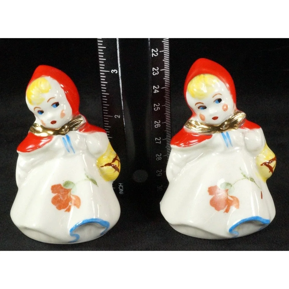 Vtg Hull Pottery Little Red Riding Hood Salt & Pepper Shakers 3.24